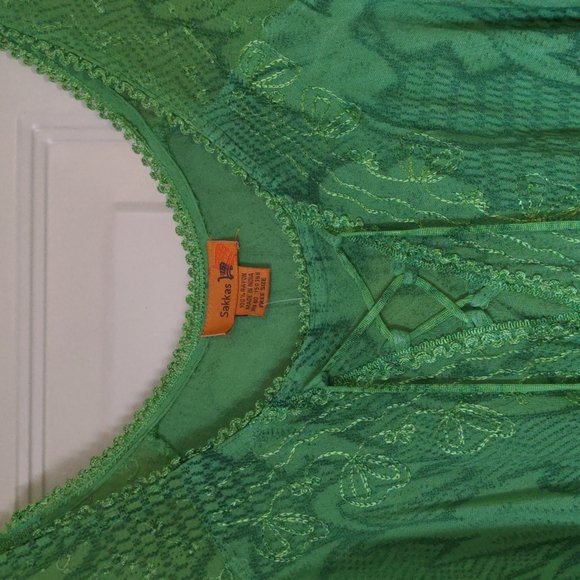 New NWT Green Loose Fitting Cap Sleeve Blouse One Size Fits All - Picture 3 of 7